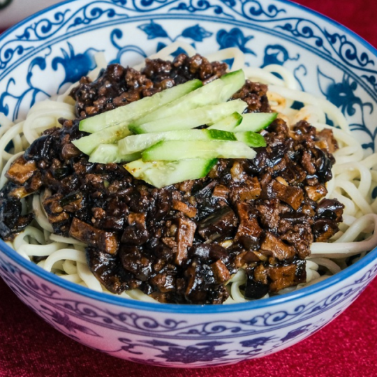 Zha Jiang Fried Noodles 炸醬麵